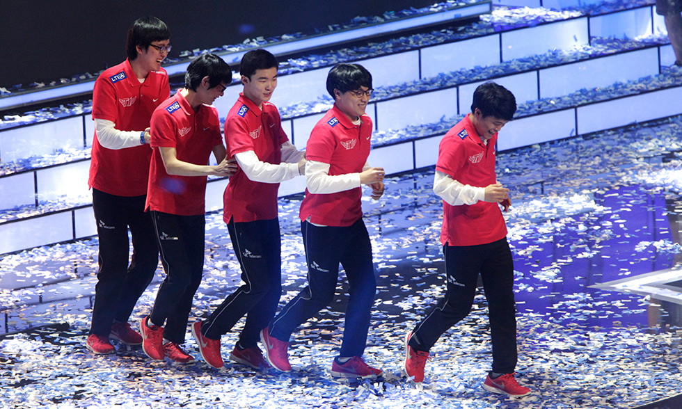 S15赛季战队首发揭秘：核心选手解析与新锐力量崛起